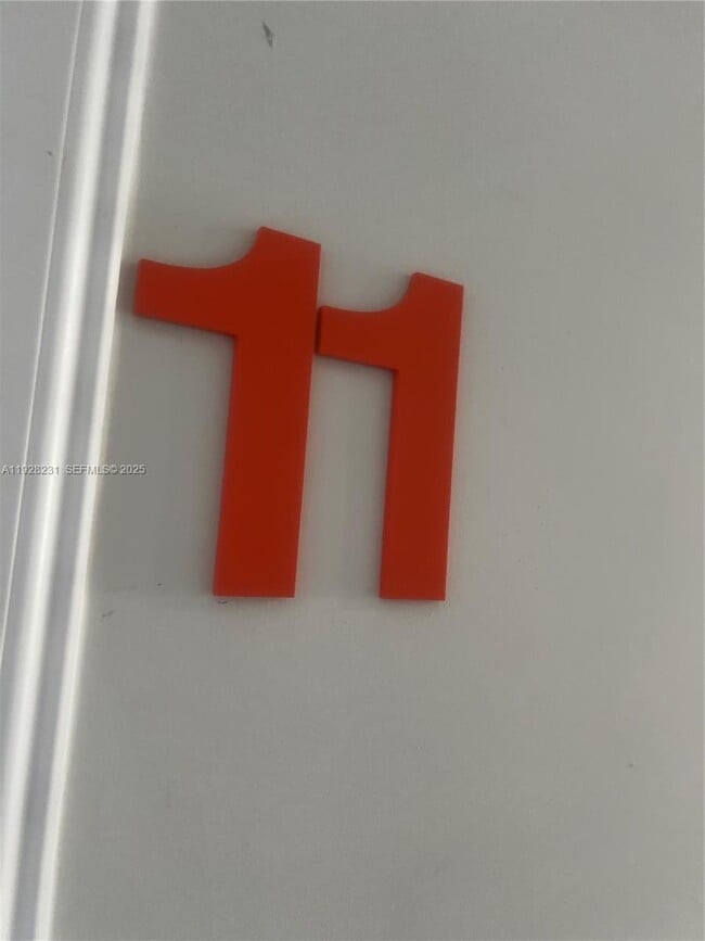 1115 Euclid Ave in Miami Beach, FL - Building Photo - Building Photo