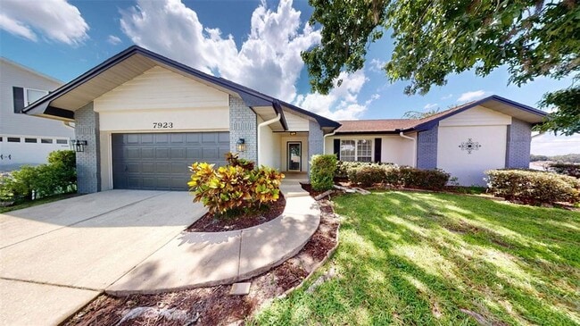 property at 7923 Ridge Pointe Dr E