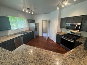 5350 Dunlay Dr in Sacramento, CA - Building Photo - Building Photo