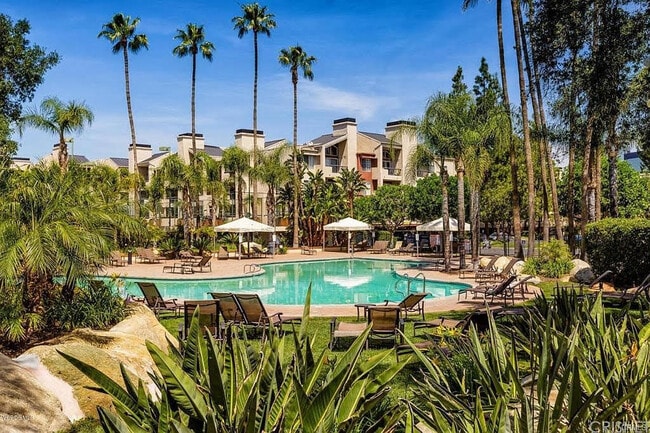 property at 21520 Burbank Blvd