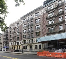250 Manhattan Ave in New York, NY - Building Photo