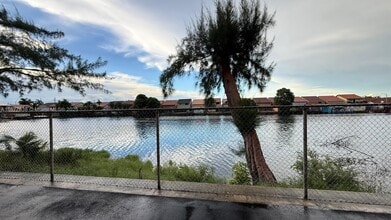 2735 W 52nd St in Hialeah, FL - Building Photo - Building Photo