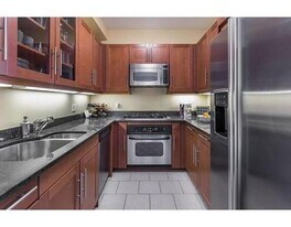 1 Charles St S in Boston, MA - Building Photo
