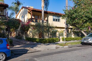 859 Westbourne Dr in West Hollywood, CA - Building Photo