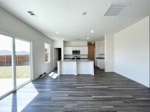 13228 Ridings Dr in Haslet, TX - Foto de edificio - Building Photo