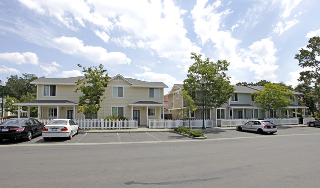 Winter Creek Village in Windsor, CA - Foto de edificio - Building Photo