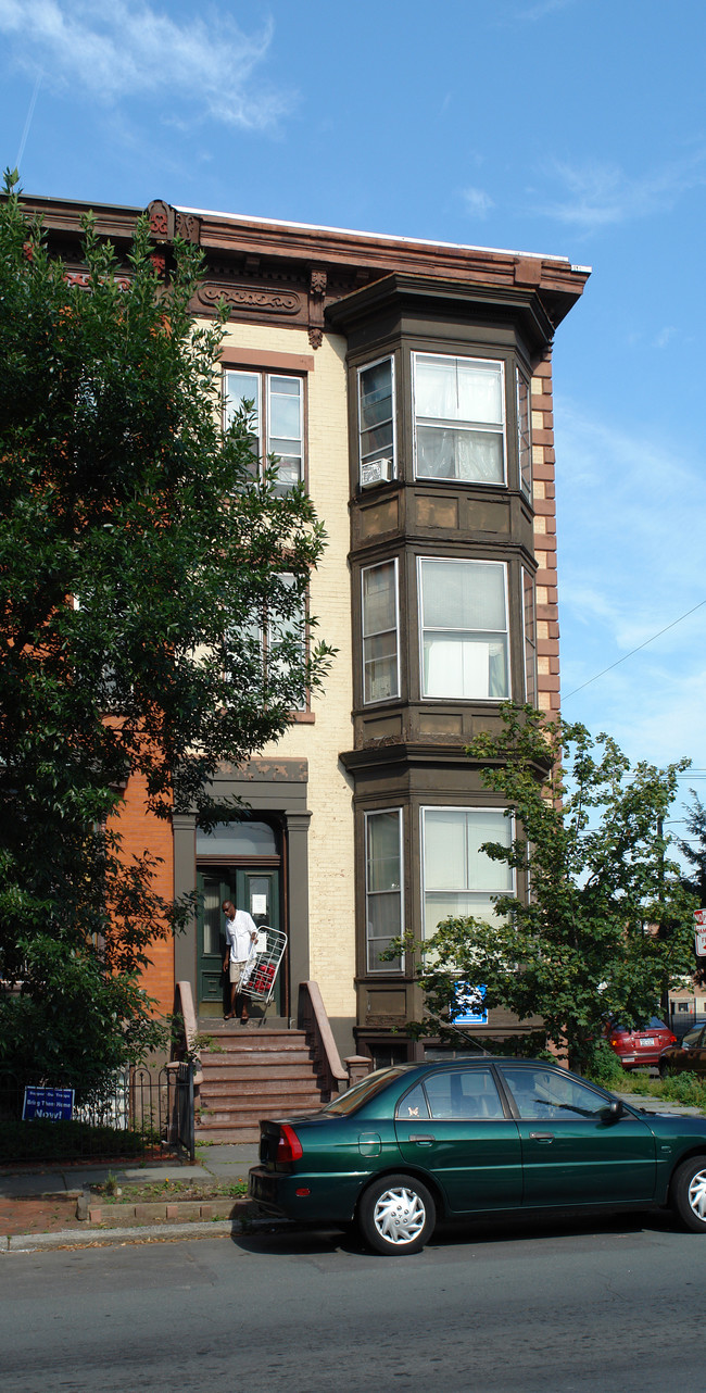 1 Irving Pl in Troy, NY - Building Photo - Building Photo