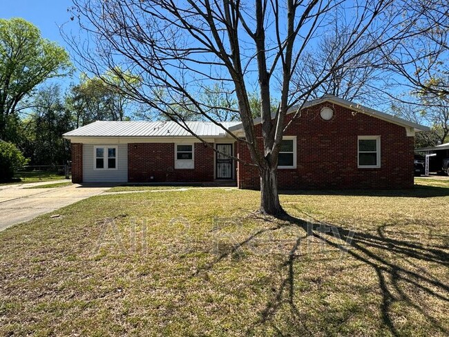 property at 1236 Noremac Rd