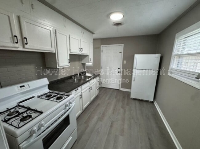 property at 1023 E Dixon St