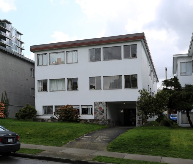 1374 W 10th Ave in Vancouver, BC - Building Photo - Primary Photo