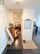 8 Fieldway Rd in Toronto, ON - Building Photo - Building Photo