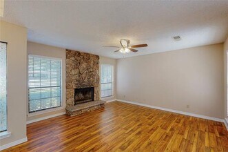 1912 N Irving Heights Dr in Irving, TX - Building Photo - Building Photo