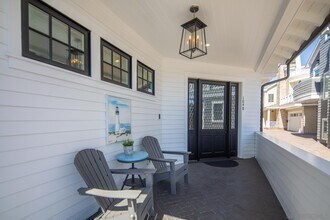 1048 Isabella Ave in Coronado, CA - Building Photo - Building Photo