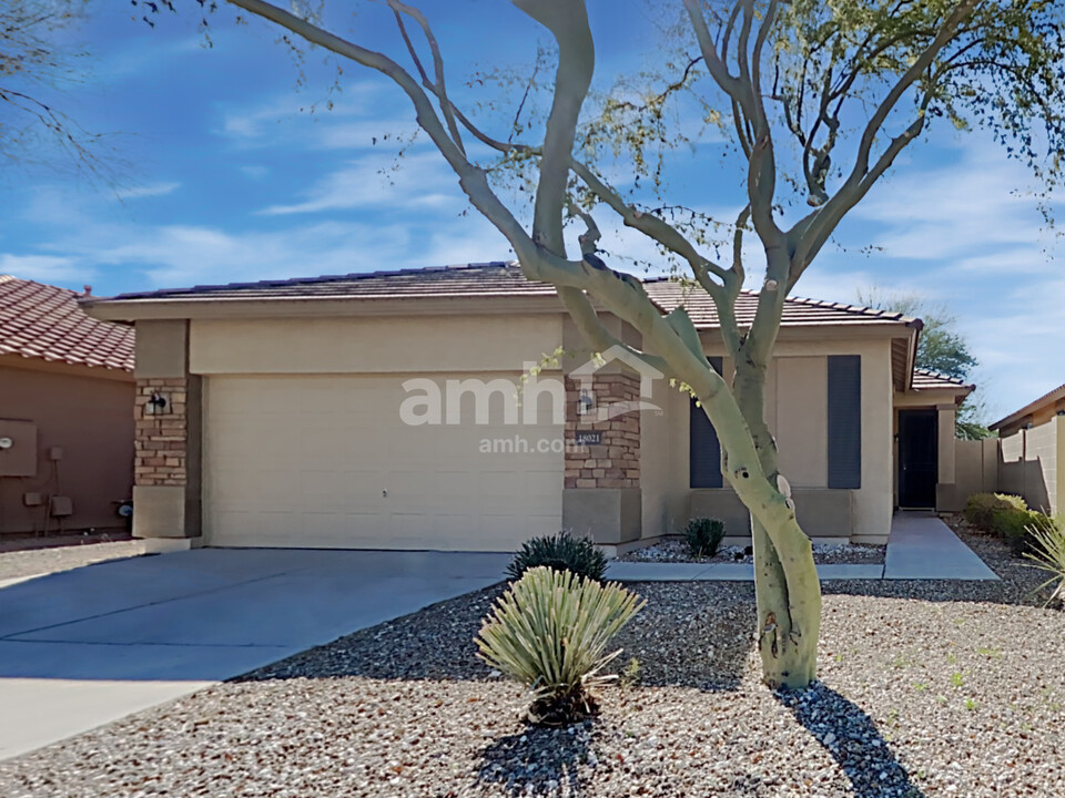 18021 W Palo Verde Ave in Waddell, AZ - Building Photo