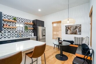 502 Dark St in Brenham, TX - Building Photo - Building Photo