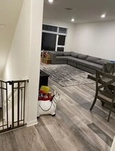 8004 Cherry Ln in Downey, CA - Foto de edificio - Building Photo