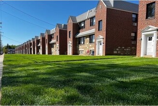 Parkview Manor in Philadelphia, PA - Building Photo - Building Photo