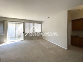 5322 Jade Creek Way in Elk Grove, CA - Building Photo - Building Photo