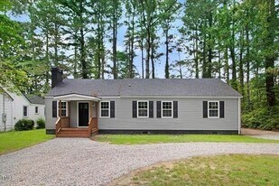 605 Sherrod Heights in Enfield, NC - Building Photo