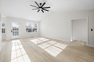 7411 Cascade Meadows Way in Knoxville, TN - Building Photo - Building Photo