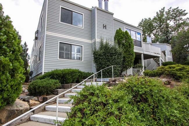 333 W Leroux St