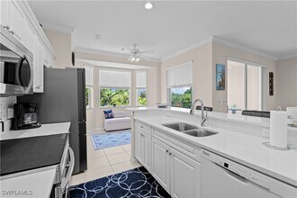 8331 Whiskey Preserve Cir in Ft. Myers, FL - Foto de edificio - Building Photo