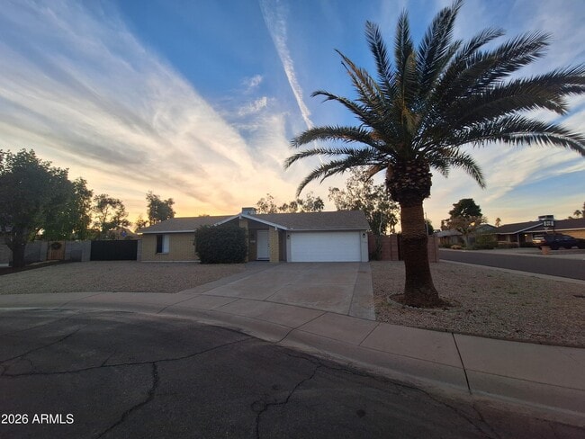 2839 E Altadena Ave in Phoenix, AZ - Building Photo - Building Photo
