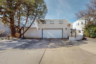 1613 Morningside Dr NE in Albuquerque, NM - Building Photo - Building Photo