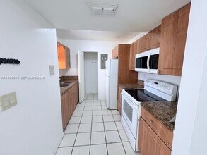 666 NW 114th Ave in Miami, FL - Building Photo - Building Photo