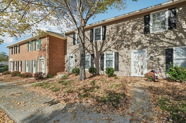 property at 3915 Valley Ct