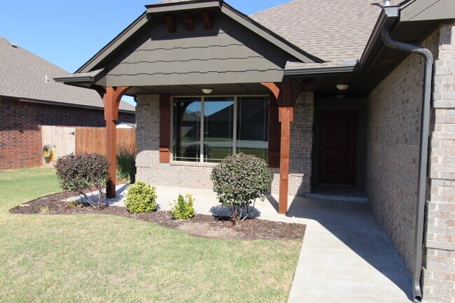 20659 Landmark Dr in Harrah, OK - Building Photo - Building Photo