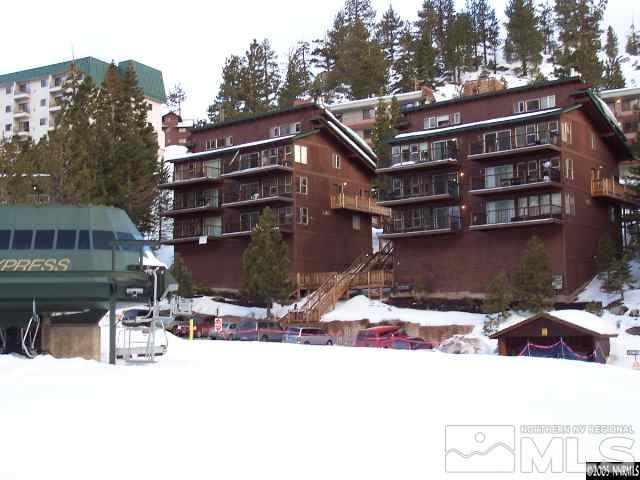 424 Quaking Aspen Ln in Stateline, NV - Foto de edificio