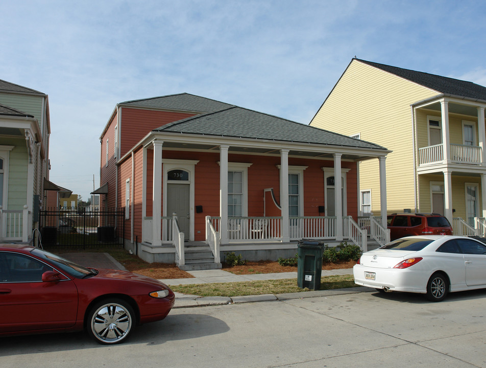 730 St Mary Dr in New Orleans, LA - Building Photo