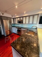 255 N Sierra St in Reno, NV - Foto de edificio - Building Photo