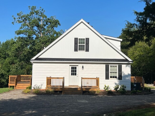 property at 25 Farrier Dr