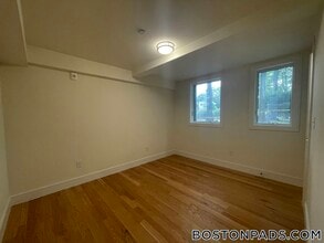 65 Cameron St in Brookline, MA - Foto de edificio - Building Photo