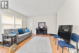 127 Talbot St N in Essex, ON - Building Photo - Building Photo