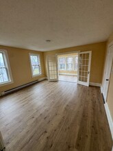 33 Crystal St in Southbridge, MA - Foto de edificio - Building Photo