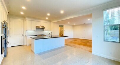 148 Willowbend in Irvine, CA - Building Photo - Building Photo
