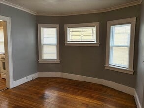 93-95-95 Stratford Park in Rochester, NY - Foto de edificio - Building Photo