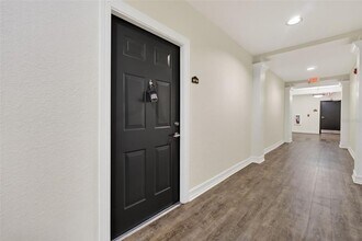 5550 E Michigan St in Orlando, FL - Building Photo - Building Photo