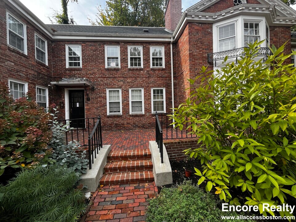 5 Gibson Ter, Unit 5D in Cambridge, MA - Foto de edificio