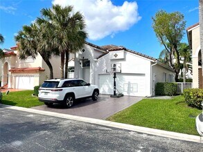 15627 SW 16th Ct in Pembroke Pines, FL - Building Photo - Building Photo