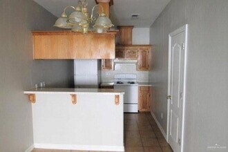 604 Buena Vista Dr, Unit F in Weslaco, TX - Building Photo - Building Photo