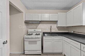 10140 Earl Dr in St. Louis, MO - Building Photo - Building Photo