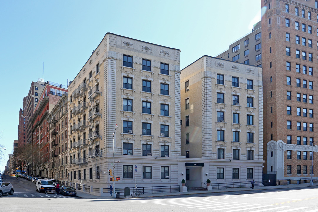 244 Riverside Dr in New York, NY - Building Photo