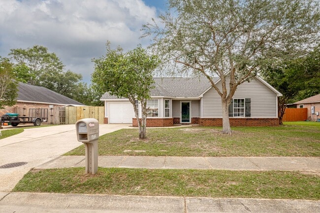 602 Ronda Ln in Ocean Springs, MS - Building Photo - Building Photo