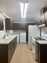 682 San Marino St in Hemet, CA - Building Photo - Building Photo