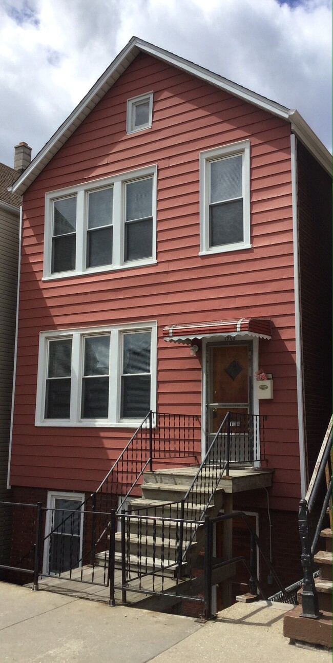 property at 1910 S Leavitt St
