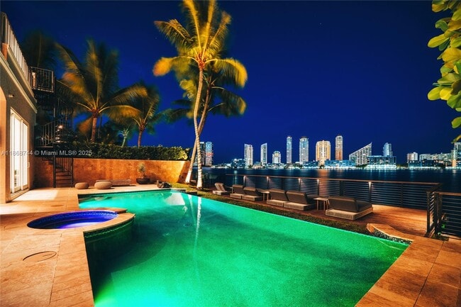 3916 Island Estates Dr in Miami, FL - Building Photo - Building Photo